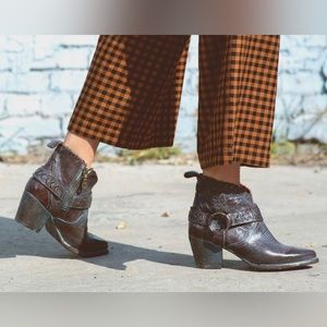 EUC BedStu Cowboy bootie size 9 Brown 🤎